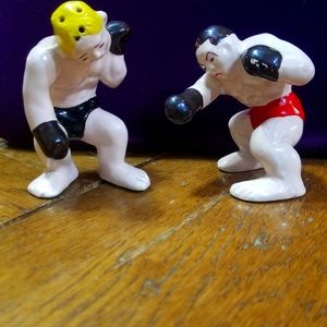 Vintage boxing salt and pepper shakers